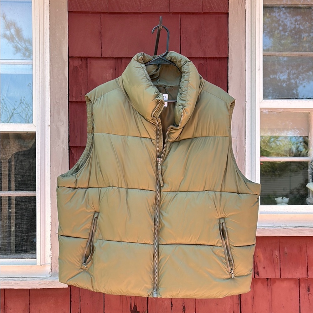 Old Navy Green Quilted Vest Weather-Resistant Structured Collar